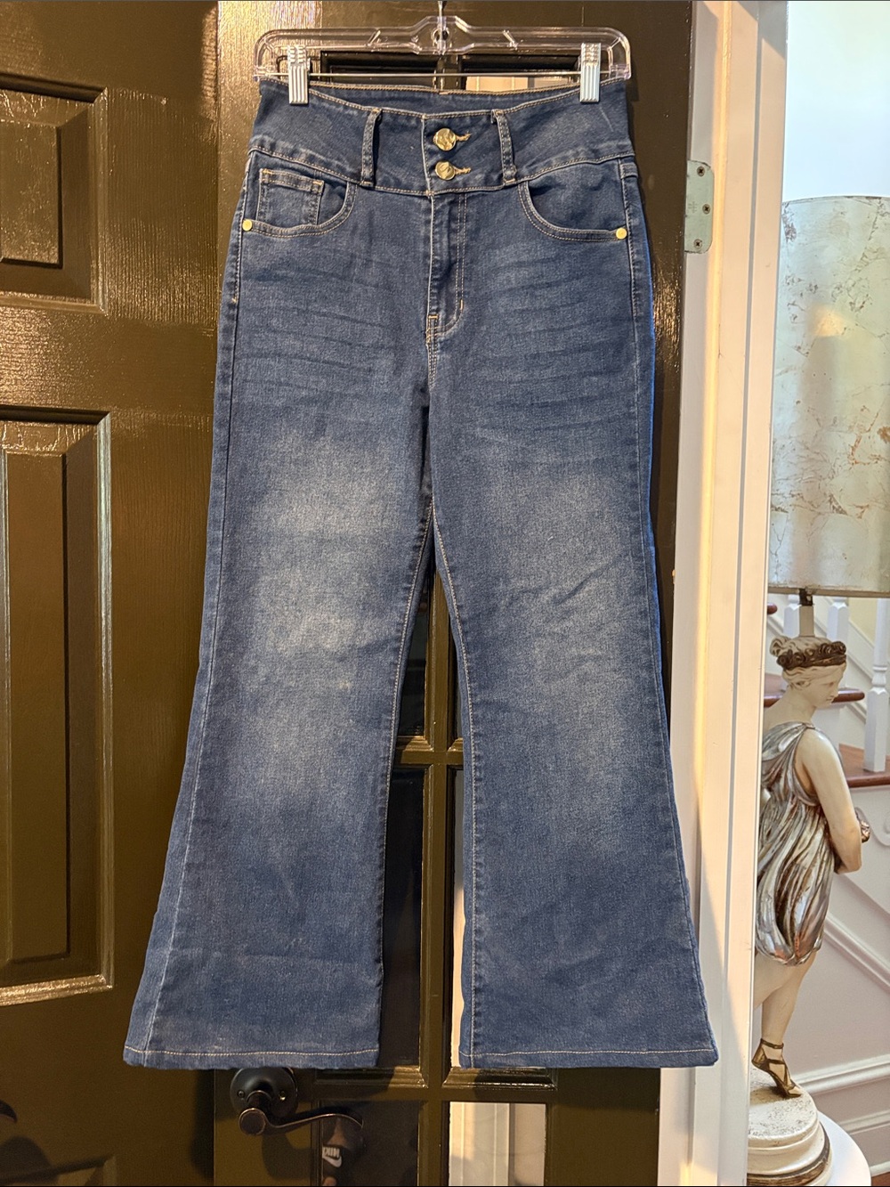 High-Rise Flare Jeans in Medium Blue